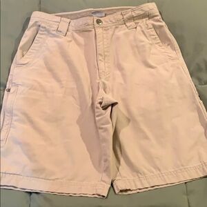 Columbia OMNI Shield Tan Cargo Short. Waist 32”.​​​​​​​​​​​​​​​​​​